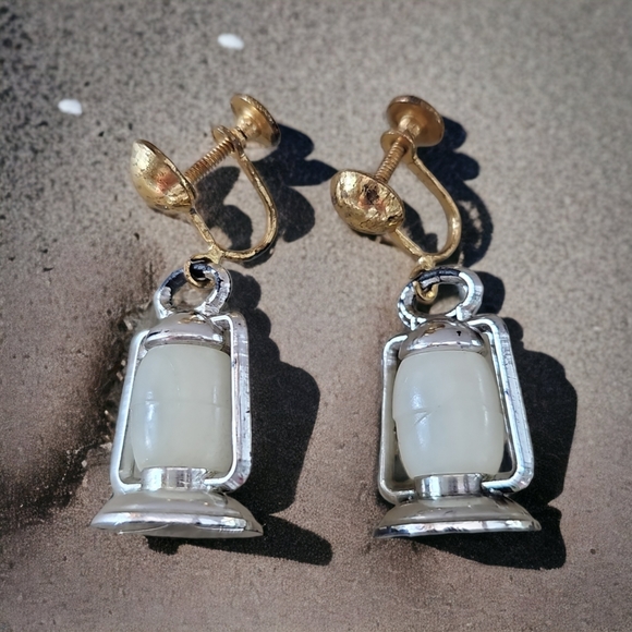 Vintage Jewelry - Vintage Nautical Lantern Screw Back Earrings